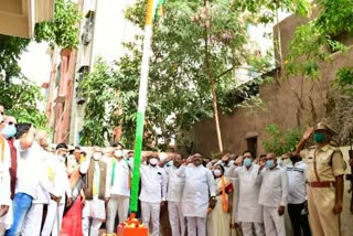 falg hosting at namapalli bjp office by bandi sanjay