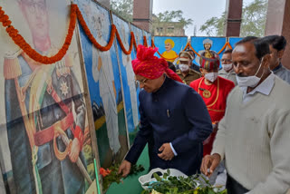 Governor Ramesh Bais garlanded picture of martyrs in ranchi