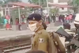 जहानाबाद रेलवे स्टेशन पर पुलिस एवं छात्रों में झड़प