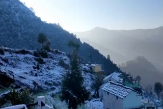 pauri received first snowfall of season