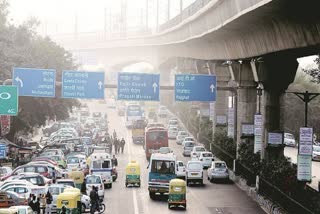 दिल्ली में वीकेंड कर्फ्यू और बाजारों से ऑड-इवन हटा