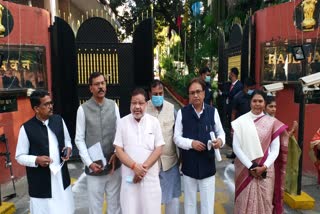 Delegation of MPs reached Raj Bhavan