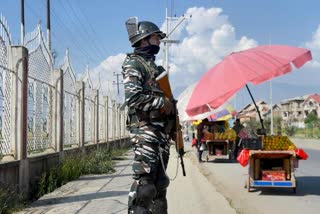 Intelligence inputs from Pakistan  BSF on high alert in Jammu  BSF keeping vigil amidst extreme weather conditions  തെരഞ്ഞെടുപ്പ് അട്ടിമറിക്കാൻ പാക് തീവ്രവാദി ശ്രമം  ബിഎസ്എഫ് സുരക്ഷ  പാകിസ്ഥാൻ ഇന്‍റർ സർവീസസ് ഇന്‍റലിജൻസ്