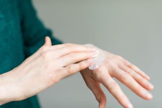 dry hands due to excessive use of soap and sanitizers, skin care tips, beauty tips, how to avoid hand dryness