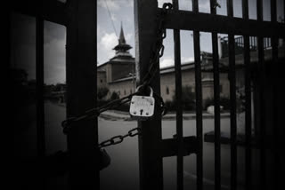 friday-prayers-disallowed-in-jamia-masjid-srinagar