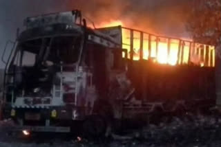 Naxalites torched truck