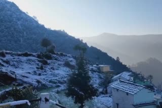 Pauri in Uttarakhand receives its first snowfall of the year, snowfall in India, India climate change