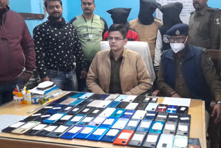 Three Arrested With 67 Smart Phones In Patna