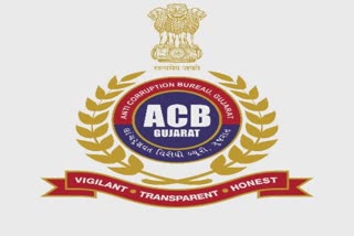 Gujarat Anti-corruption Bureau: ગાંધીનગરના ચીફ ફાયર ઓફીસર લાંચ લેતાં ઝડપાયા
