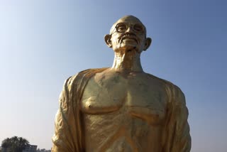 anti-social-elements-damaged-mahatma-gandhi-statue-in-hazaribag