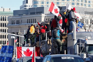 Canadian PM moved to secret location as anti-COVID rules protests flare-up