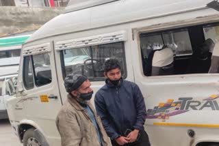 رامبن میں ٹورسٹ بس پر پتھر گرنے سے ایک سیاح کی موت، تین شدید زخمی