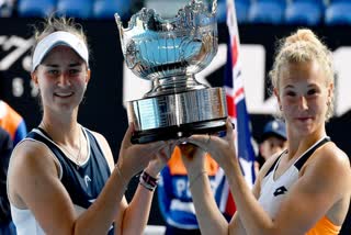 Krejcikova, Siniakova wins Australian Open women's doubles title  Australian Open 2022  Australian Open women's doubles  Krejcikova, Siniakova wins women's doubles  ഓസ്ട്രേലിയൻ ഓപ്പണ്‍ 2022  ഓസ്ട്രേലിയൻ ഓപ്പണ്‍ വനിത ഡബിൾസ്  വനിത ഡബിൾസ് കിരീടം ക്രെസിക്കോവ- സിനിയക്കോവ സഖ്യത്തിന്