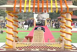 Prime Minister Narendra Modi pays floral tribute to Mahatma Gandhi on his death anniversary at Gandhi Smriti in delhi
