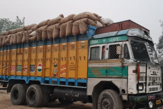 कालाबाजारी के लिए भेजा जा रहा अनाज जब्त