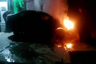 fire in car in dhanbad