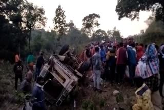 road-accident-in-pakur-one-passenger-died-due-to-vehicle-overturn