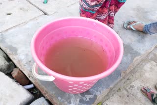 people-of-narela-are-getting-dirty-water-to-drink