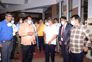 Minister Sankara Patil Munenakoppa, Jagadeesha Shetter visit SDM Hospital