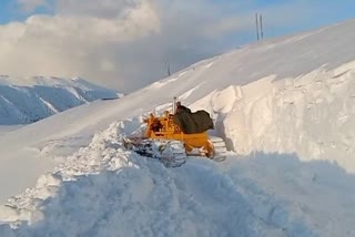 Gurez -  Bandipora Highway: گریز - بانڈی پورہ پر برف ہٹانے کا کام جاری