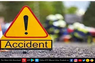 accident in lakhimpur kheri  Lakhimpur Kheri latest news  etv bharat up news  Lakhimpur Kheri crime news  बालू लदी ट्राली ने रौंदा  ज्वेलर्स के इकलौते बेटे की मौत  Jewelers son was trampled  sand laden trolley dies  dies in Lakhimpur Kheri  बेतरतीब पार्किंग  ओवरलोड वाहन  ज्वेलर्स के इकलौते बेटे की मौत  डीसी रोड पर मिडलाइफ हॉस्पिटल  डीएम बंगला रोड की घटना  बालू लदी ट्राली ने रौंदा