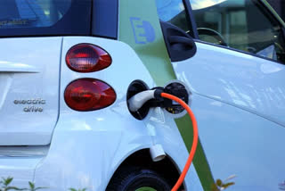 Battery swapping policy for EVs will be introduced, says Union Finance Minister  special mobility zones for electric vehicles  BUDGET 2022  മോദി സർക്കാരിന്‍റെ ബജറ്റ്  ധനമന്ത്രി നിർമല സീതാരാമന്‍റെ ബജറ്റ്  കേന്ദ്ര ബജറ്റ് 2022  ബജറ്റ് 2022  central budget 2022  BUDGET 2022 electric vehicles  Preference for electric vehicles in budget