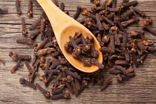 How is clove beneficial for overall health, what are the nutrients found in clove, nutrition tips, healthy spices