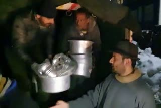 Relief Distributed Among Fire Victims: آتشزدگی متاثرین میں امدادی سامان تقسیم