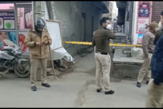 घटनास्थल पर पुलिस