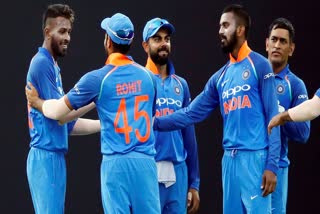 hardik pandya says he is taking help from rohit, kohli and Dhoni's style of captaincy