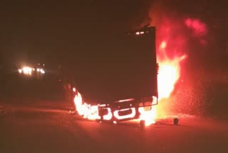 Lorry burnt to Ash