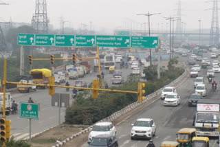 people facing problem due to traffic jam in wazirabad delhi