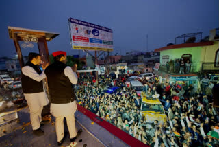 UP Polls: When Priyanka Gandhi and Akhilesh Yadav's rallies crossed paths in UP