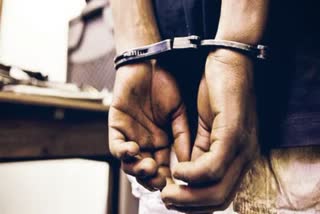 بڈگام پولیس نے منشیات فروش کو گرفتار کیا ممنوعہ مادہ برآمد