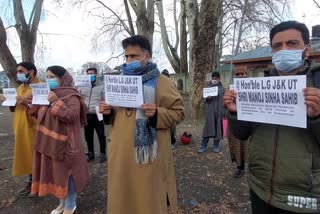 دوشیزہ پر تیزاب حملے کے خلاف گاندربل میں خاموش احتجاج