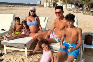 Portuguese sensation cristiano ronaldo celebrated birthday, Portuguese sensation cristiano ronaldo birthday, cristiano ronaldo celebrated birthday news, Footballer cristiano ronaldo celebrated birthday news, ಪೋರ್ಚುಗಲ್ ಸ್ಟಾರ್ ಕ್ರಿಸ್ಟಿಯಾನೊ ರೊನಾಲ್ಡೊ ಜನ್ಮದಿನ, ಪೋರ್ಚುಗಲ್ ಸ್ಟಾರ್ ಕ್ರಿಸ್ಟಿಯಾನೊ ರೊನಾಲ್ಡೊ ಜನ್ಮದಿನ ಆಚರಣೆ, ಪೋರ್ಚುಗಲ್ ಸ್ಟಾರ್ ಕ್ರಿಸ್ಟಿಯಾನೊ ರೊನಾಲ್ಡೊ ಜನ್ಮದಿನ ಸುದ್ದಿ, ಫುಟ್ಬಾಲ್​ ಆಟಗಾರ ಕ್ರಿಸ್ಟಿಯಾನೊ ರೊನಾಲ್ಡೊ ಜನ್ಮದಿನ ಸುದ್ದಿ,