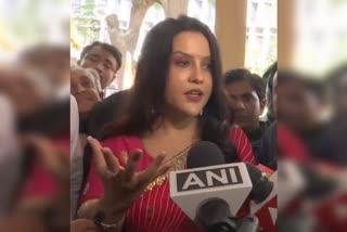 Amruta Fadnavis reacts on Mumbai traffic problem