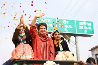 Priyanka hands over Congress manifesto to BJP worker in Aligarh UP