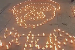 Tribute to Lata Mangeshkar through Ganga arti in Varanasi