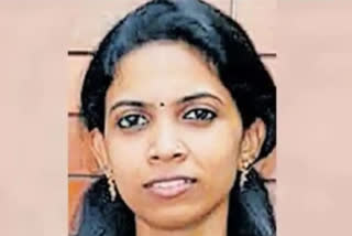 bride committed suicide  Nursing student Suicide Kalandithayam  Chevayur police investigation on bride suicide  വിവാഹ ദിനത്തില്‍ വധു ആത്മഹത്യ ചെയ്തു  കാളാണ്ടിതാഴത്ത് വധു ആത്മഹത്യ ചെയ്തു  കോഴിക്കോട് വിവാഹ ദിനത്തില്‍ വധു ആത്മഹത്യ ചെയ്തു