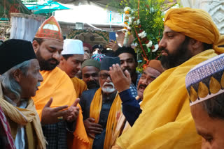 Spring festival at the door of Khwaja Garib Nawaz