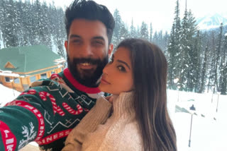 Mouni Roy latest news,Mouni Honeymoon,Mouni Honeymoon photos,Mouni suraj Honeymoon,Mouni Honeymoon in kashmir ಹಸೆಮಣೆ ಏರಿದ ಖ್ಯಾತ ನಟಿ ಮೌನಿ ರಾಯ್,ಪತಿಯ ಜೊತೆ ಹನಿಮೂನ್ ಮಾಡುತ್ತಿರುವ ಬಾಲಿವುಡ್​ ನಟಿ,ಬಹುದಿನದ ಗೆಳೆಯನ ಜೊತೆ ಮದುವೆಯಾದ ನಟಿಯರು,ಹನಿಮೂನ್ ಮಾಡುತ್ತಿರುವ ಬಾಲಿವುಡ್​ ನಟಿ ಮೌನಿ ರಾಯ್,ಬಾಲಿವುಡ್​ ನಟಿಯರ ಹನಿಮೂನ್ ಫೋಟೋಗಳು