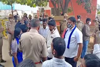 dalit-organizations-attacked-on-police-station-in-bengaluru