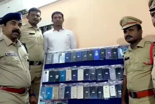 Cell phone gang arrested in nizamabad and 49 mobiles seized