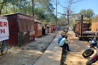 process of giving temporary place to the shopkeepers started In Morhabadi