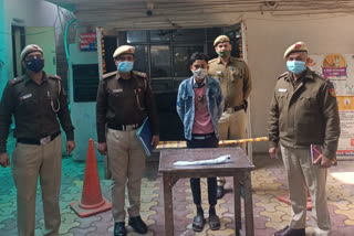 पुलिस की गिरफ्त में बदमाश