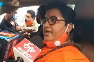 Offensive pictures sent on Bhopal MP Pragya Thakur's mobile, FIR lodged
