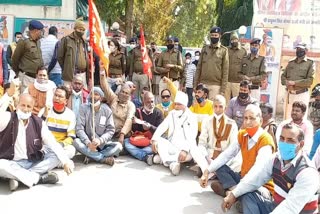 Farmers Protest against Pradhuman Singh Tomar