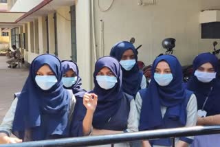 muslim students opposes hijab ban in mp