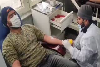 Blood Donation Camp at Bandipora Hospital: ضلع اسپتال بانڈی پورہ میں عطیہ خون کیمپ کا انعقاد